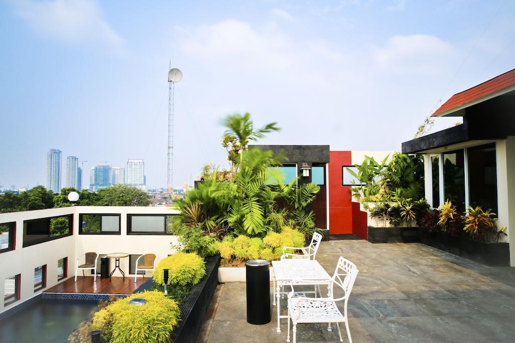 Kyo Serviced Apartment Jakarta Cilandak  Exterior photo