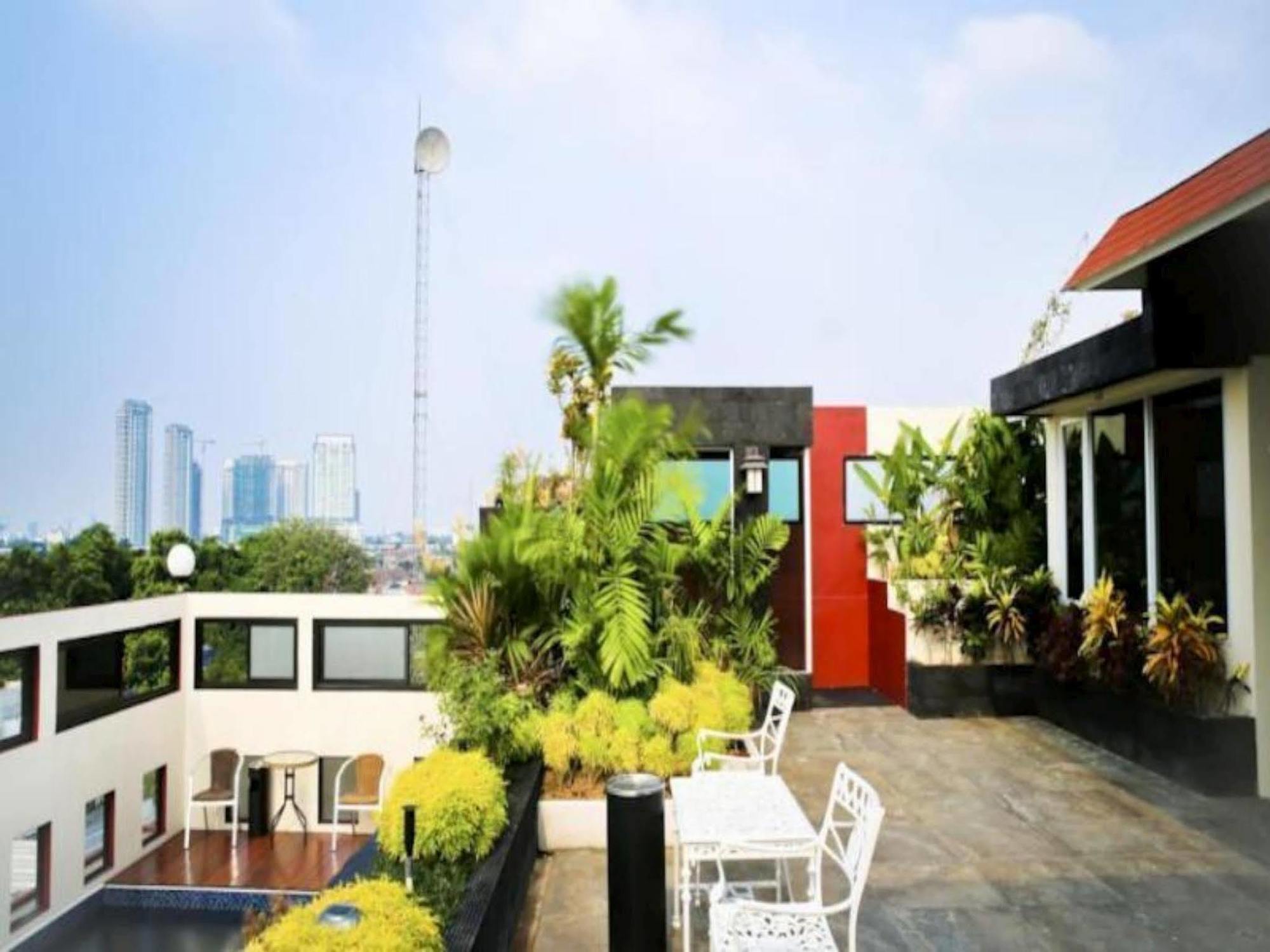 Kyo Serviced Apartment Jakarta Cilandak  Exterior photo