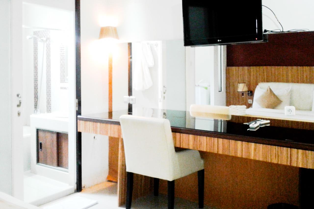 Kyo Serviced Apartment Jakarta Cilandak  Exterior photo